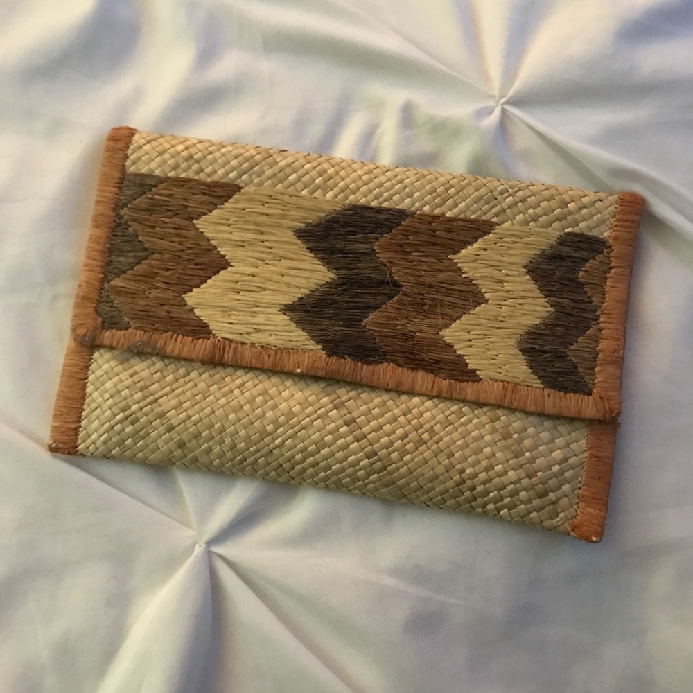Woven clutch bag